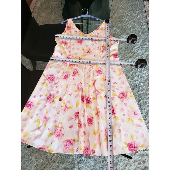 R&K Flared Dress Womens Size 18 White Floral Zip Back Pleated Skirt Heart Neck - Picture 7 of 11